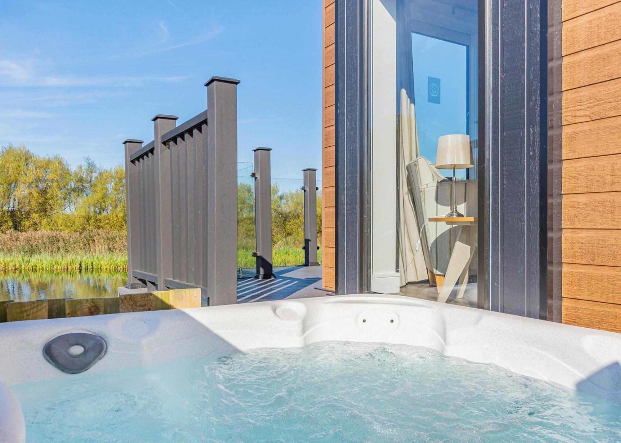 Waterside Hambleton Lakeside Lodges Poulton-le-Fylde Room photo